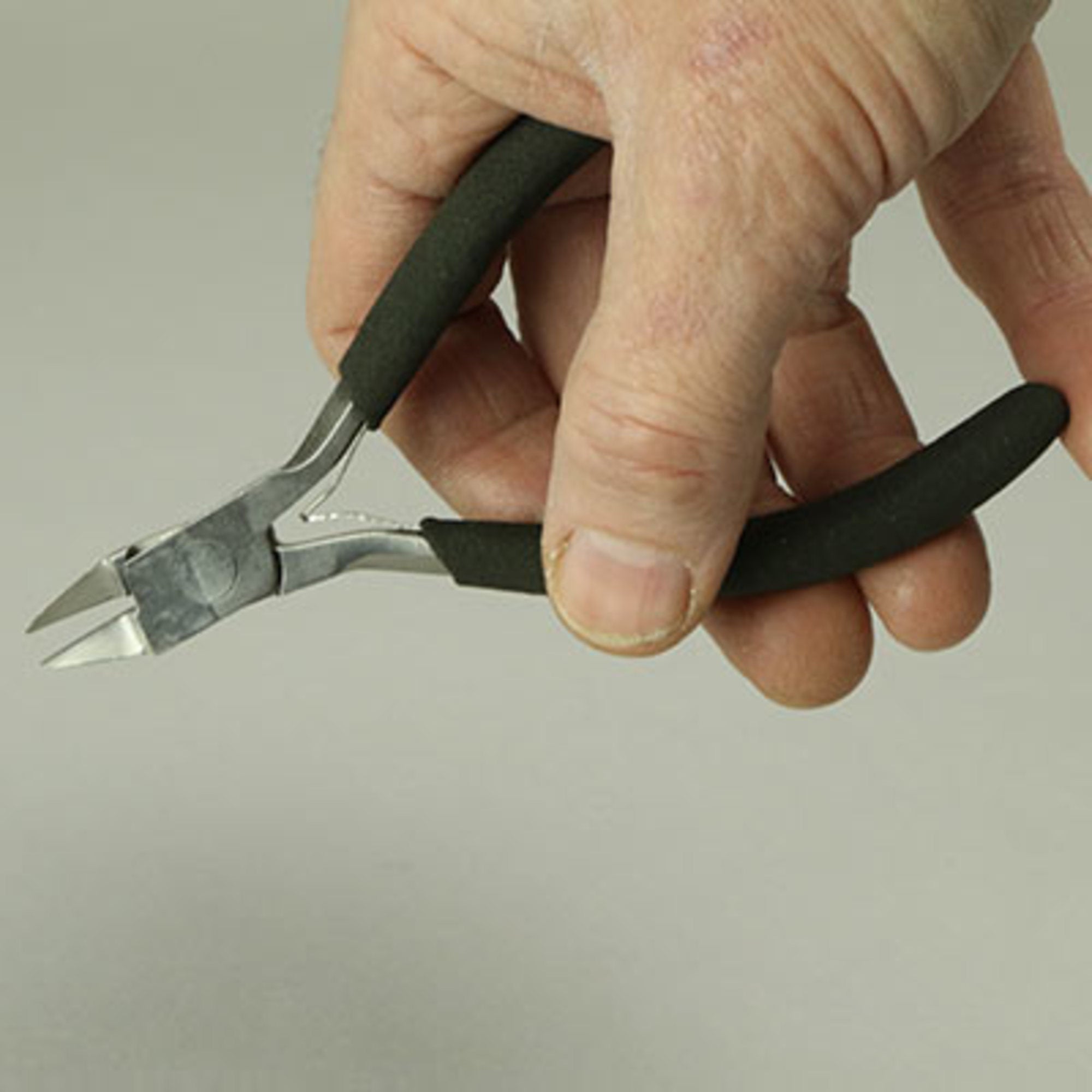 Precision angled cutter