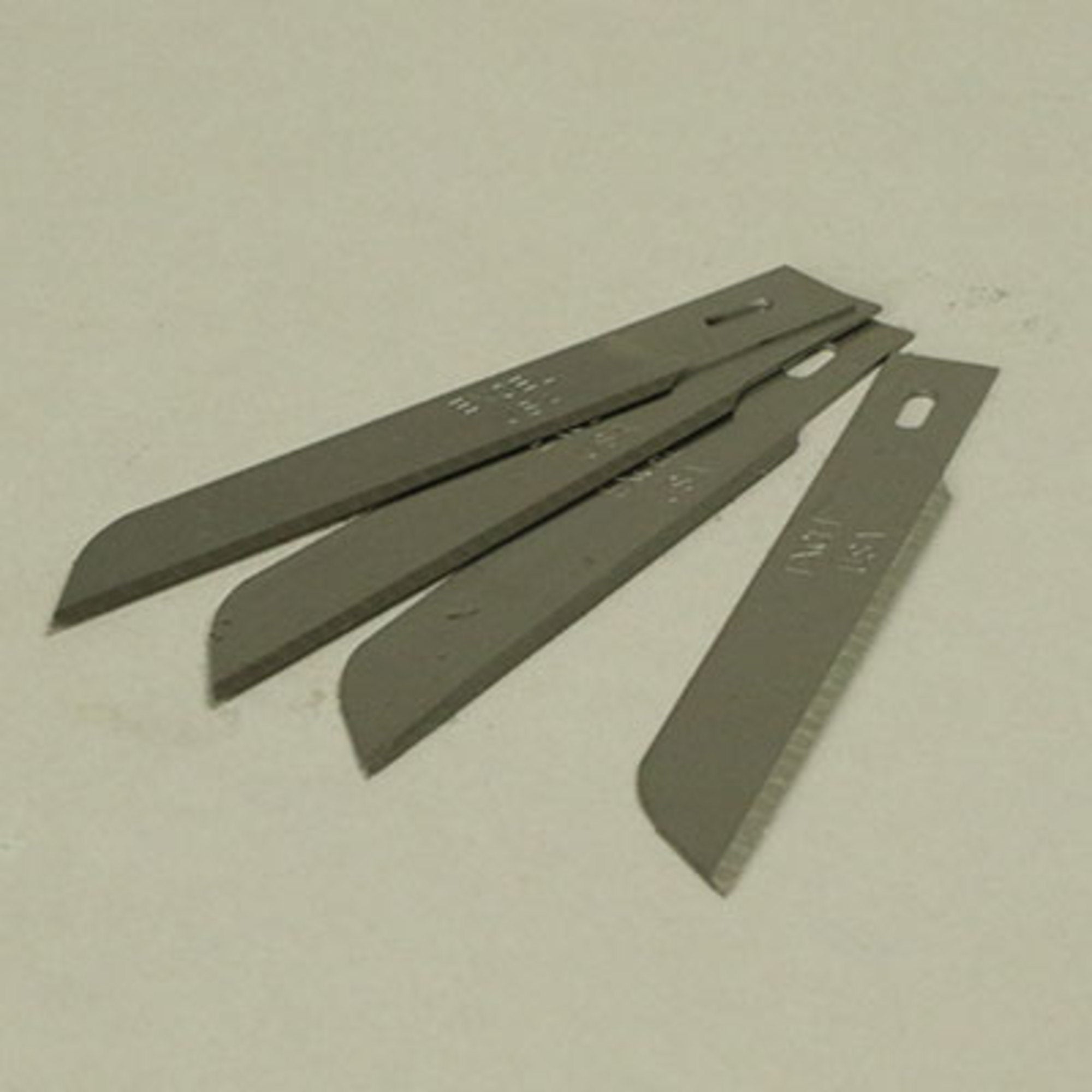 Knife, for foam spare blades