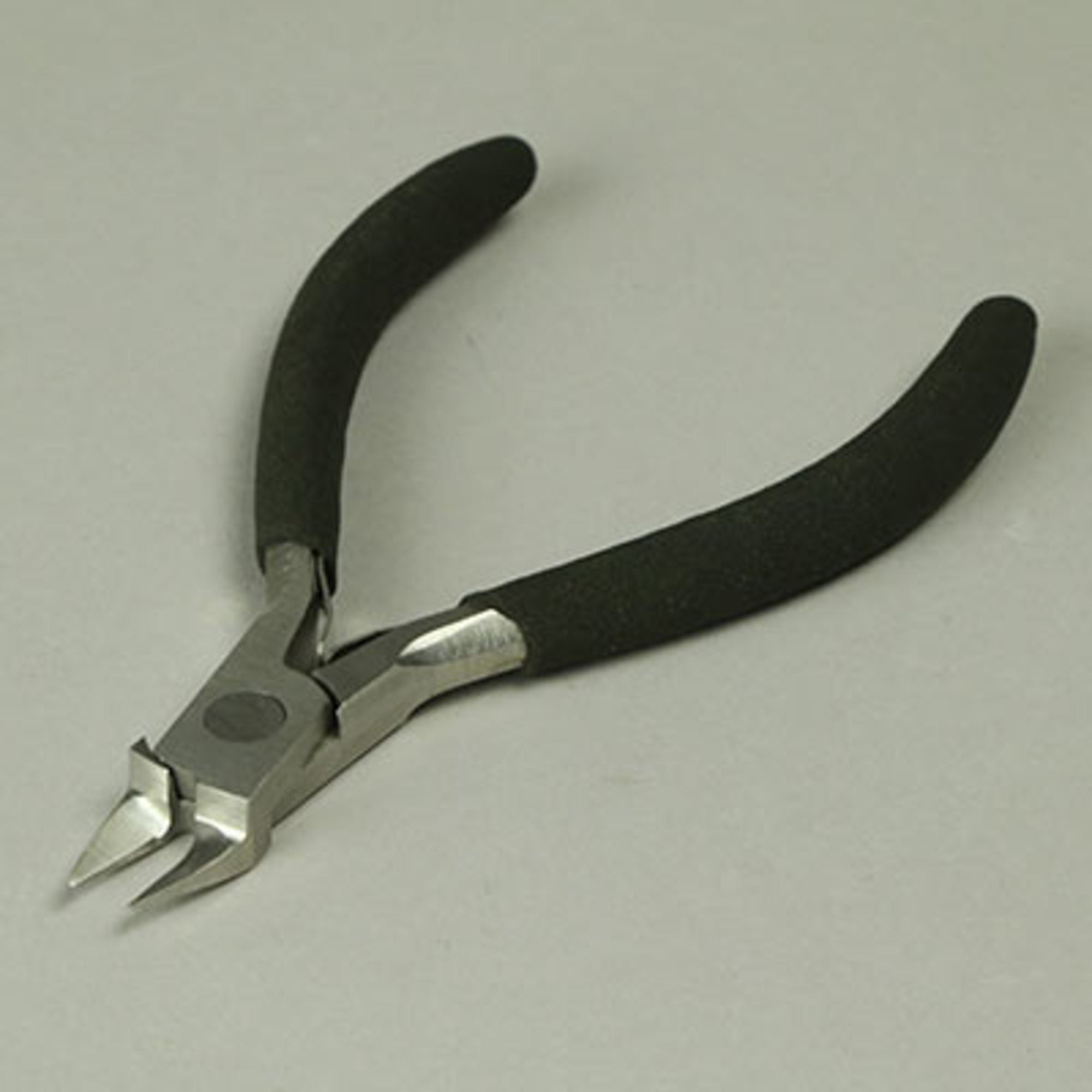 Precision angled cutter