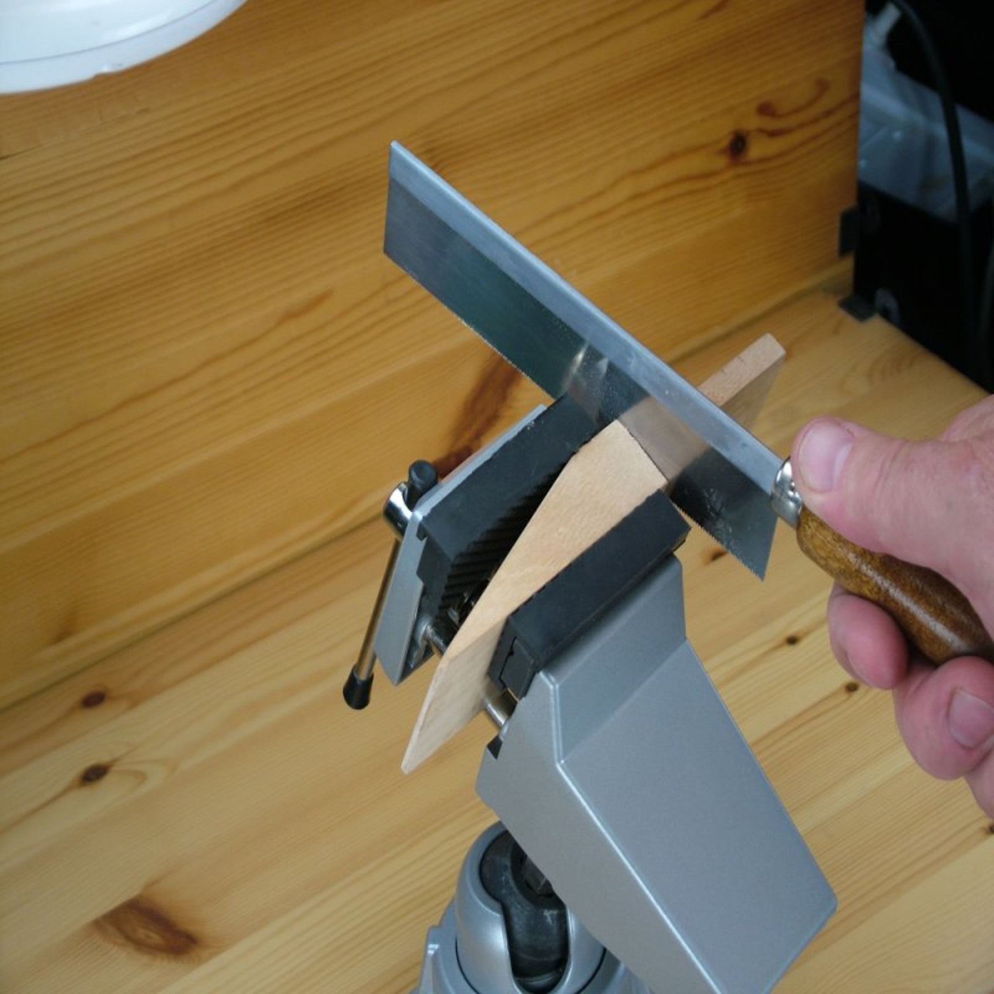 Vice, Universal Suction Vice