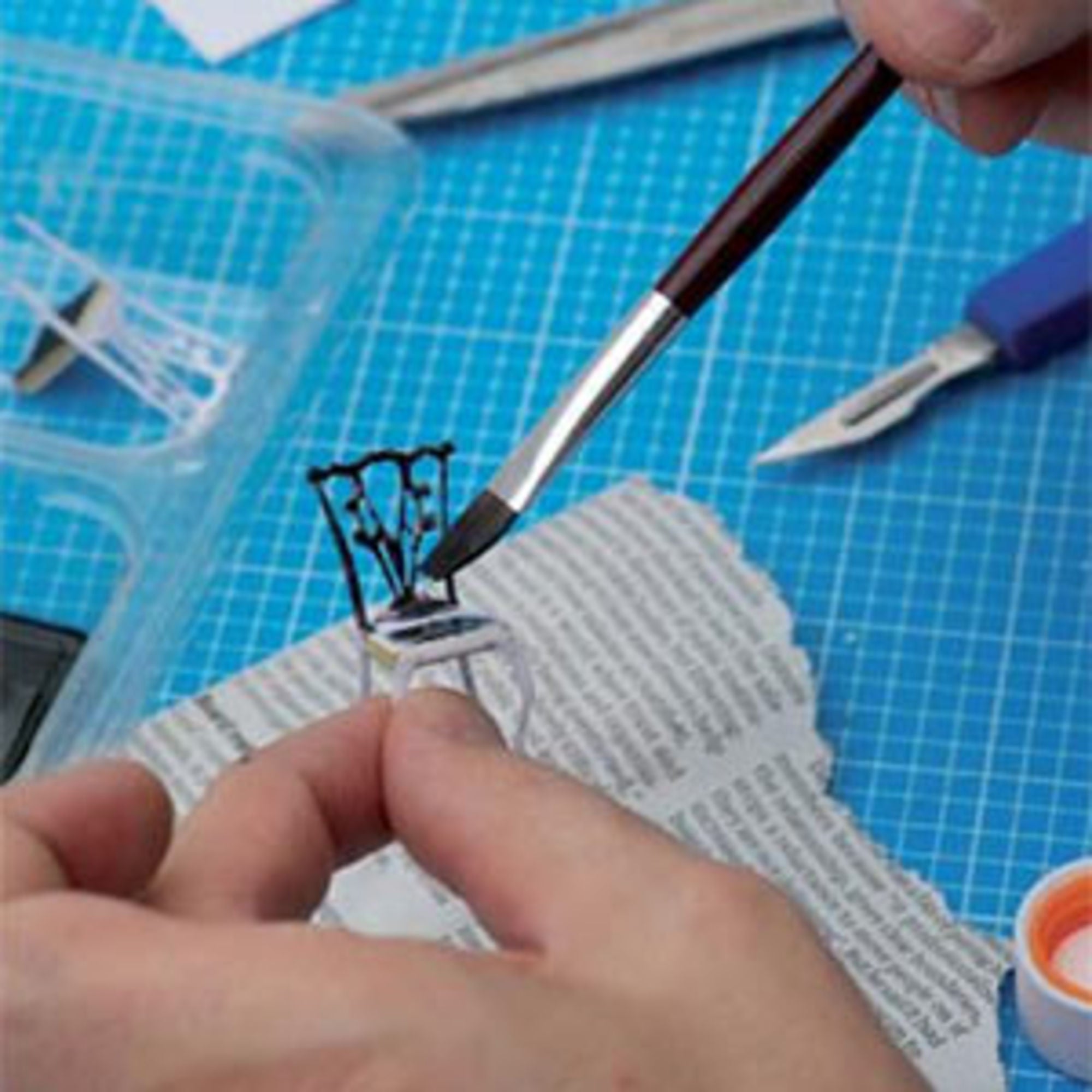 4DXBP00066-4 Making Scale Models