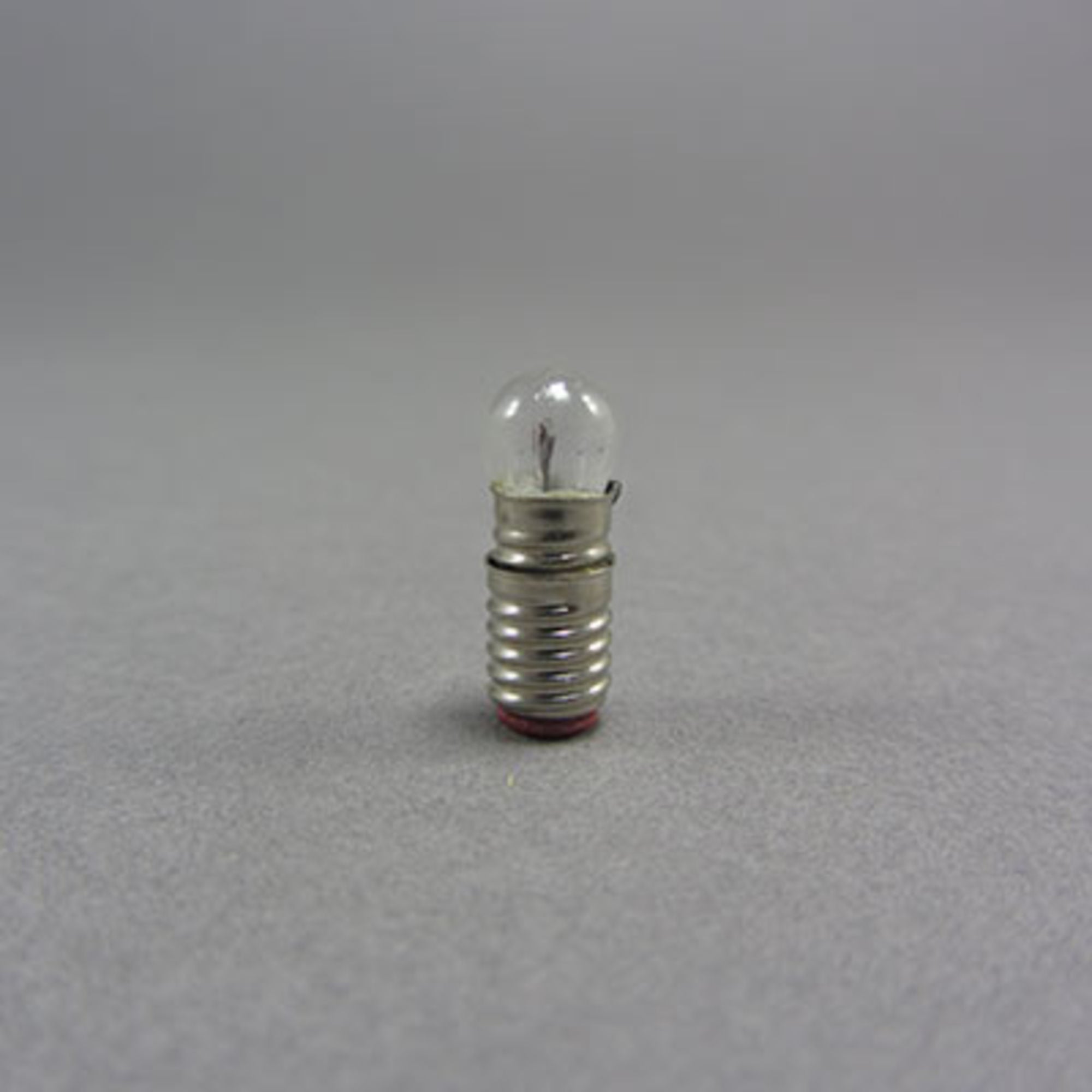 4DXEU30003-3 Pea Bulb and Holder 3.5v