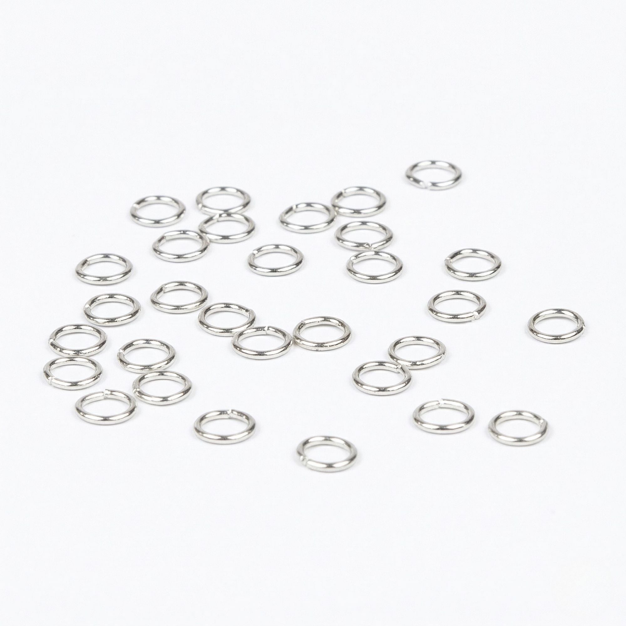 4DXGD00007-1 [file:4DXGD00007-1.jpg] Jump Rings Silver Effect (30 pcs)