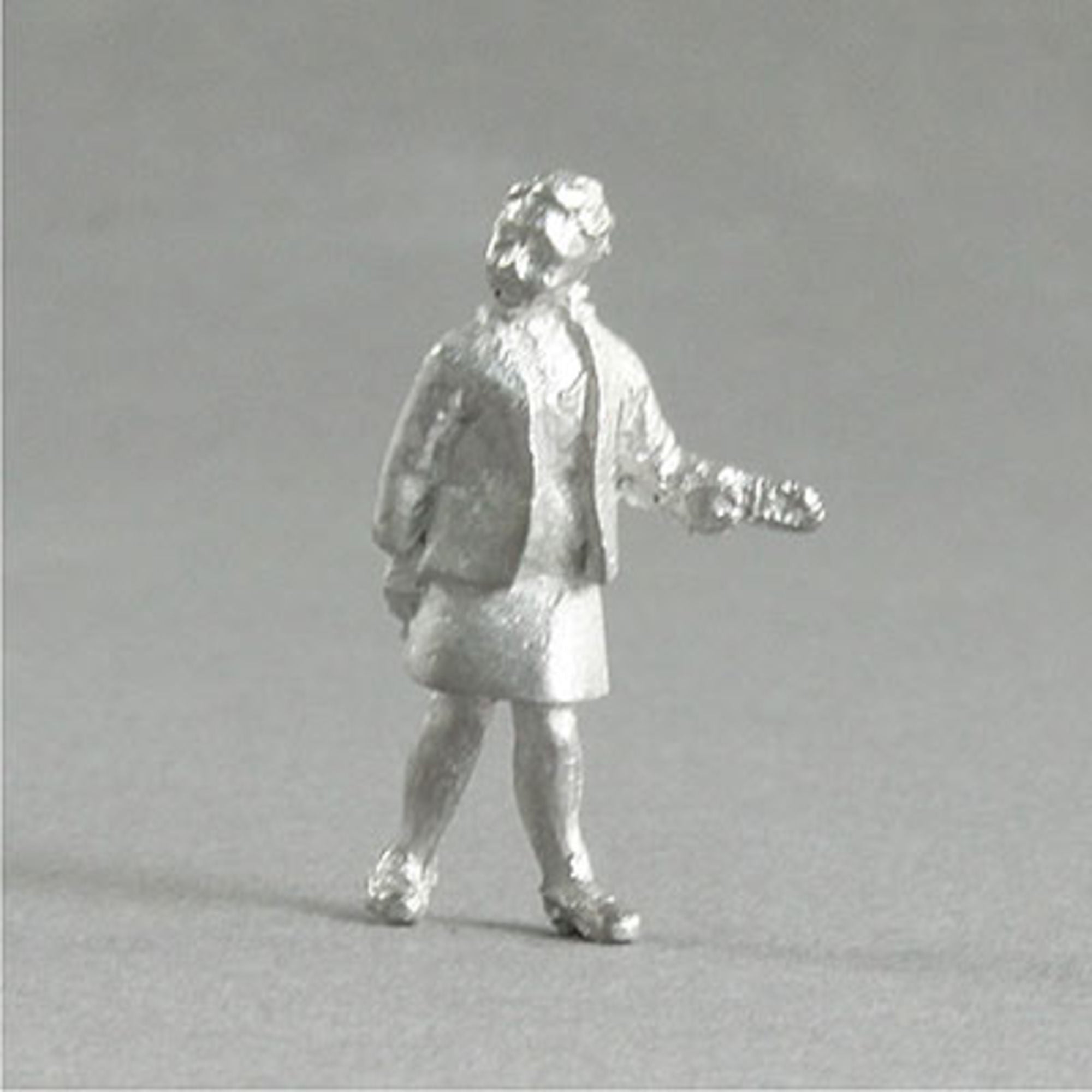 4DXMF10606 [file:4DXMF10606-1.jpg] 1:50 Figures Children - Girl In Jacket & Dress