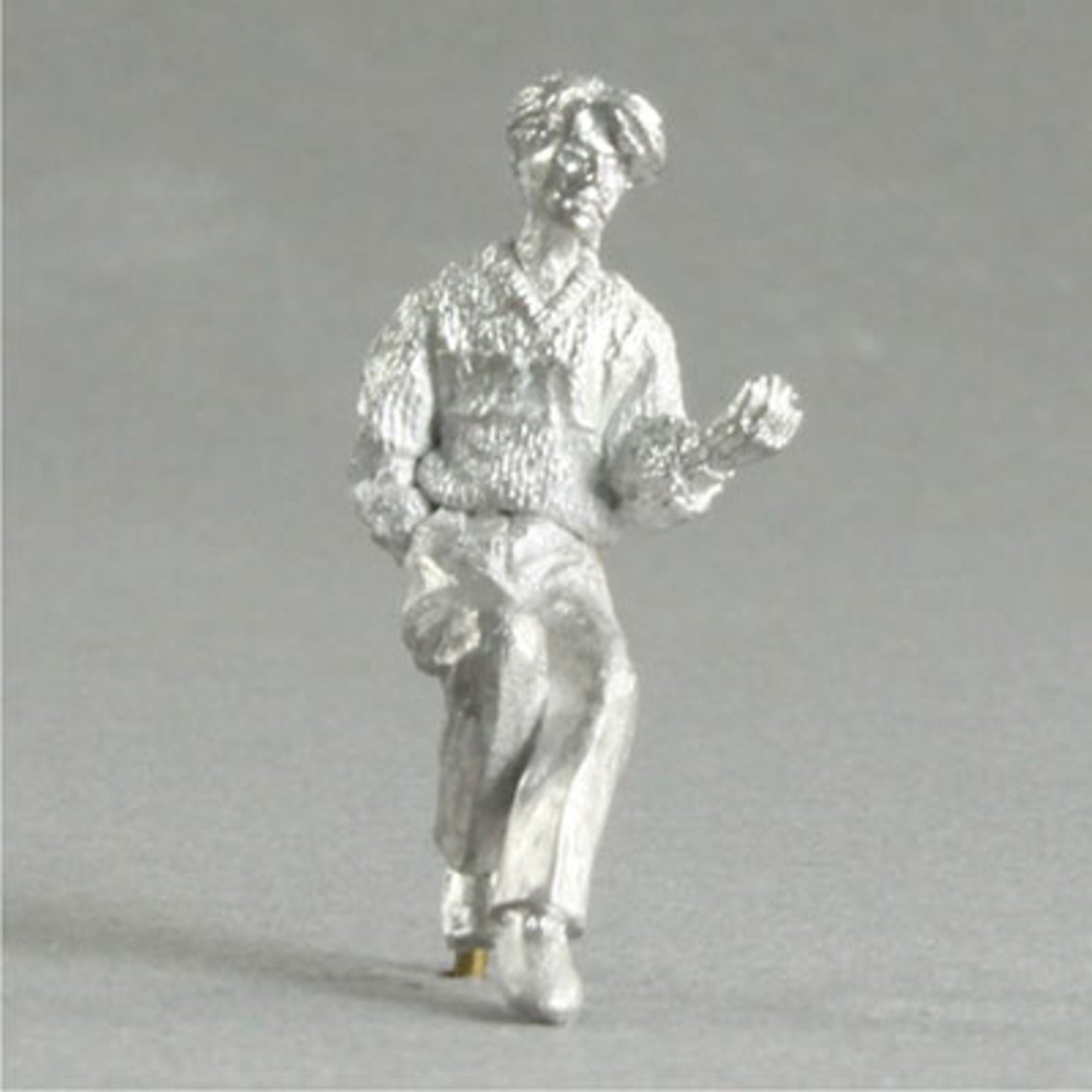 4DXMF10623-2 [file:4DXMF10623-2.jpg] 1:50 Adult Seated Casual Dress