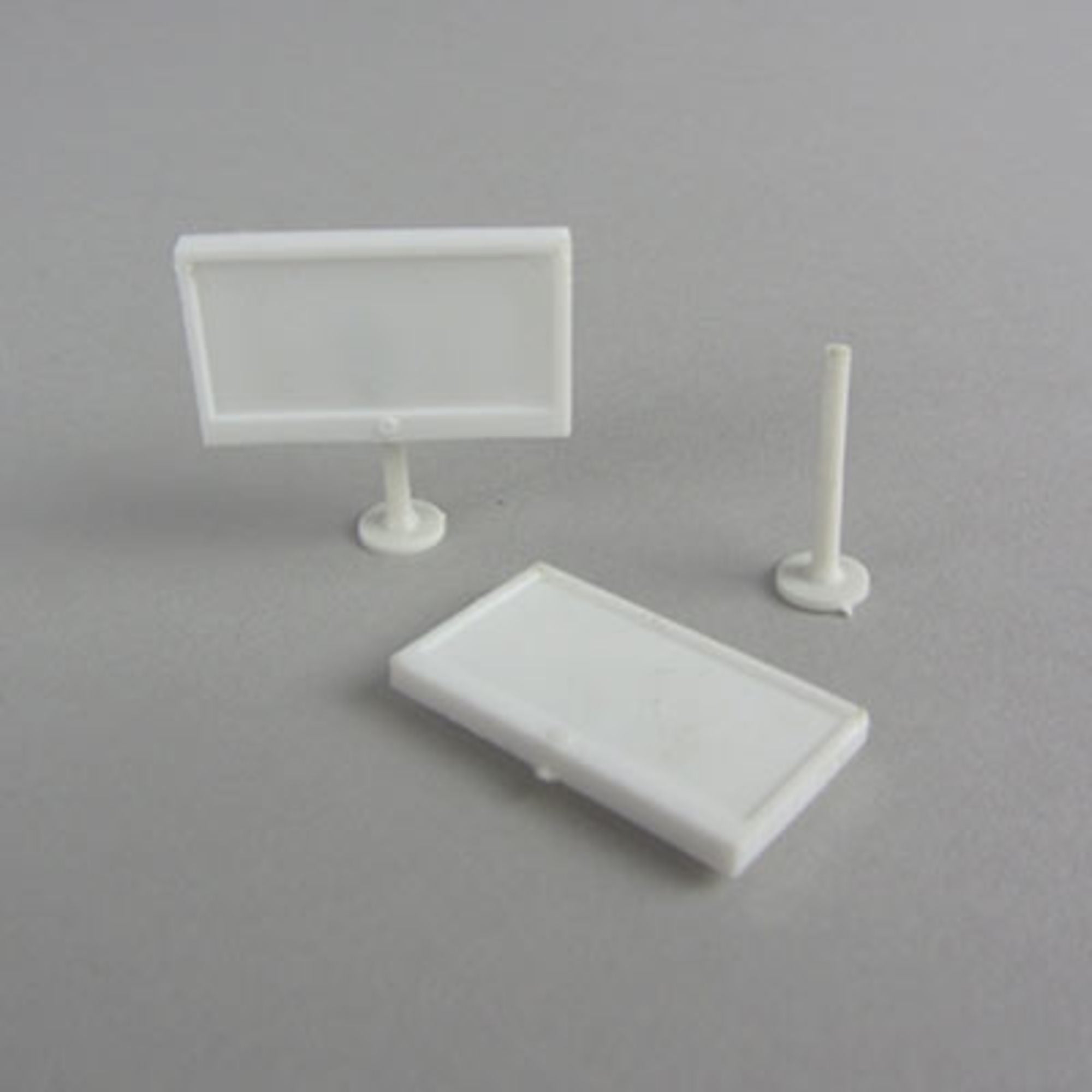 4DXMU40205-1 1:25 Television (2 pcs)