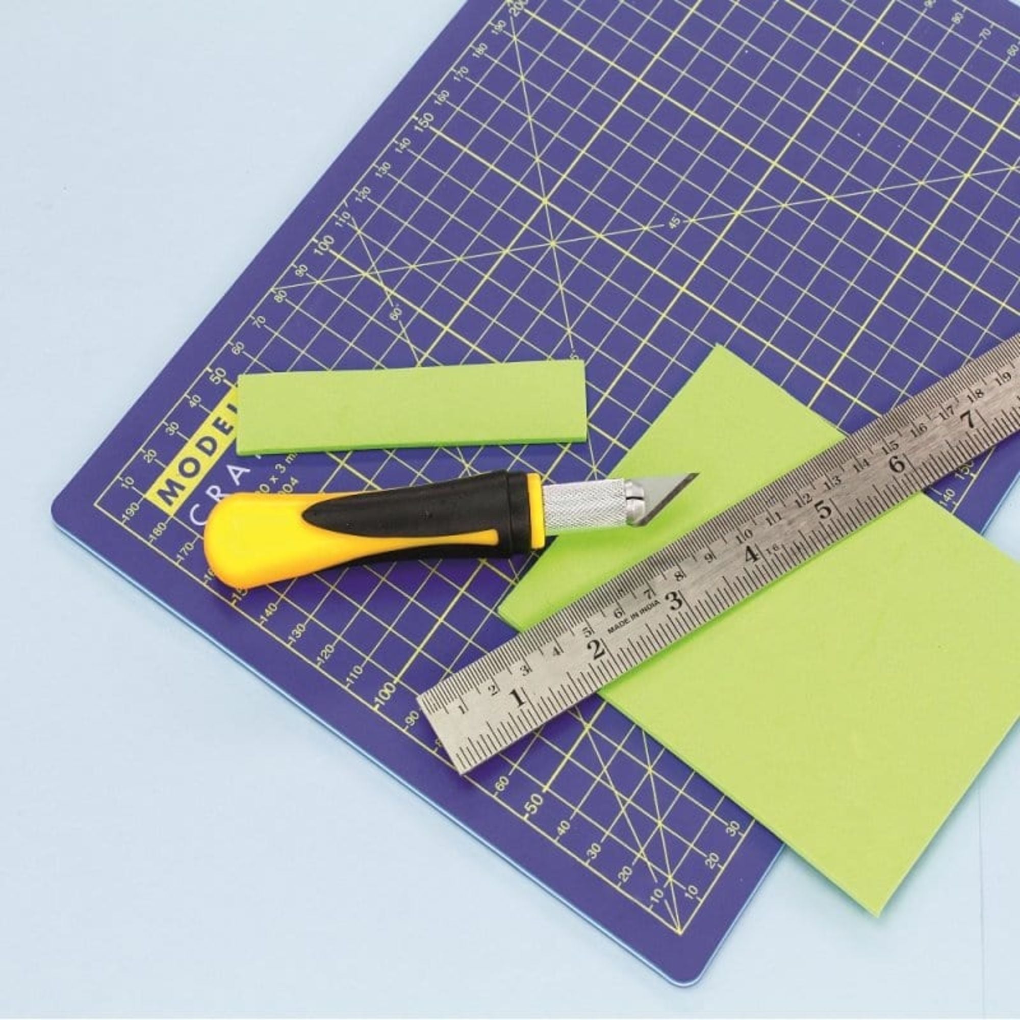4DXTK10077-3 [file:4DXTK10077-3.jpg] Plastic Handled Knife No.5