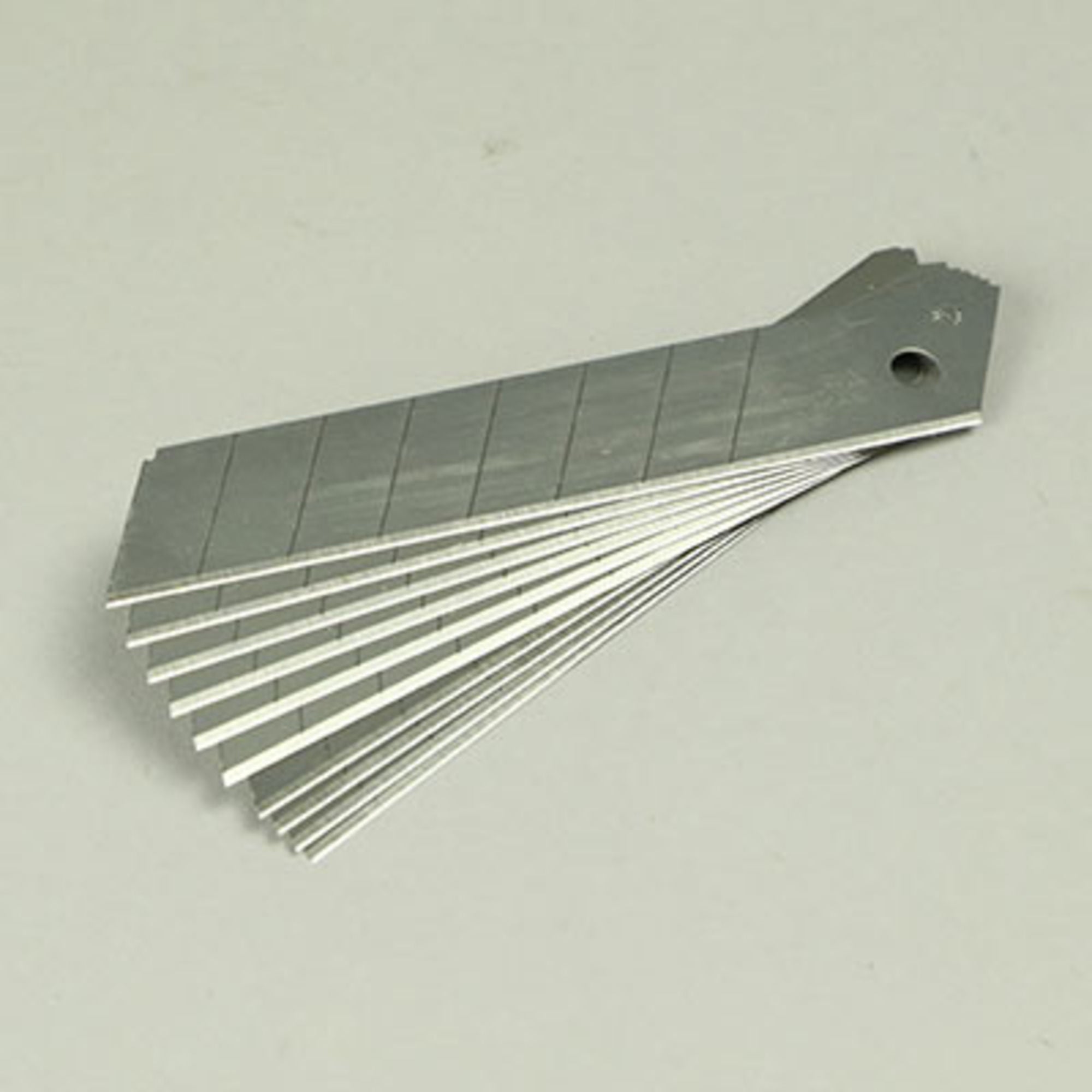 4DXTK30006-4 [file:4DXTK30006-4.jpg] Retractable Knife, Olfa Heavy Duty Spare Blades
