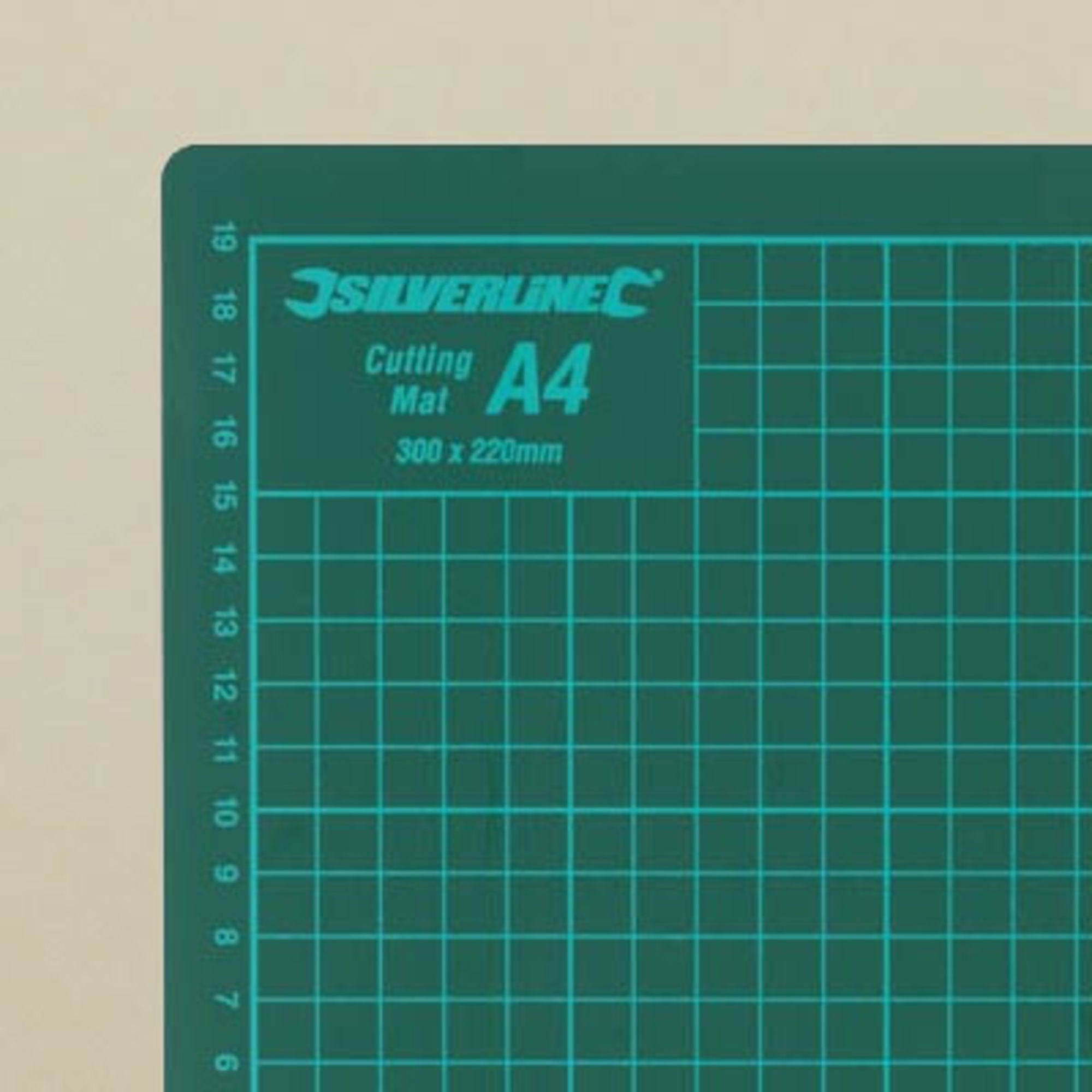 4DXTM00014 [file:4DXTM00014-1.jpg] Cutting Mat Silverline, A4