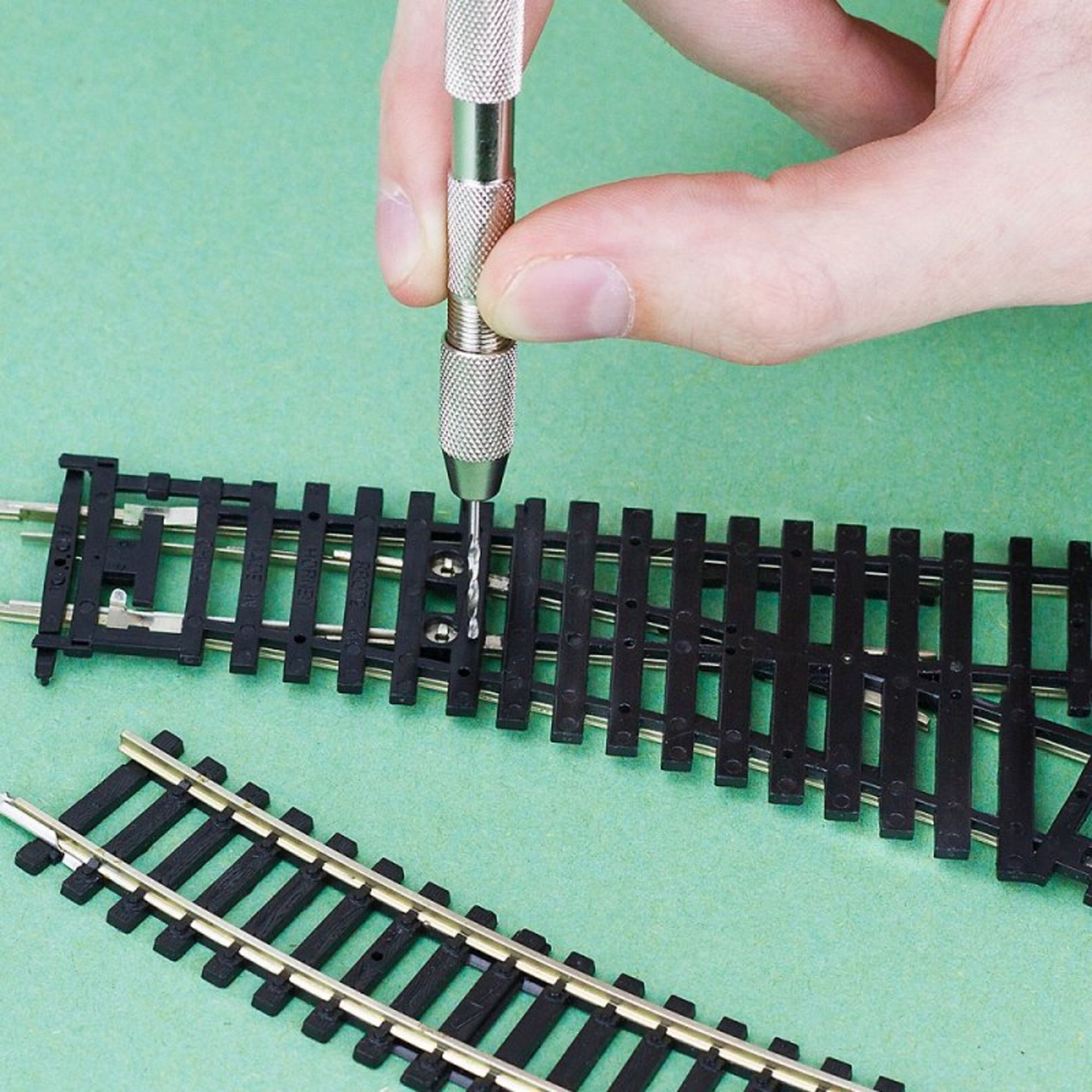 4DXTV00023-3 Pin Vice 4 Jaw / Wood Handle