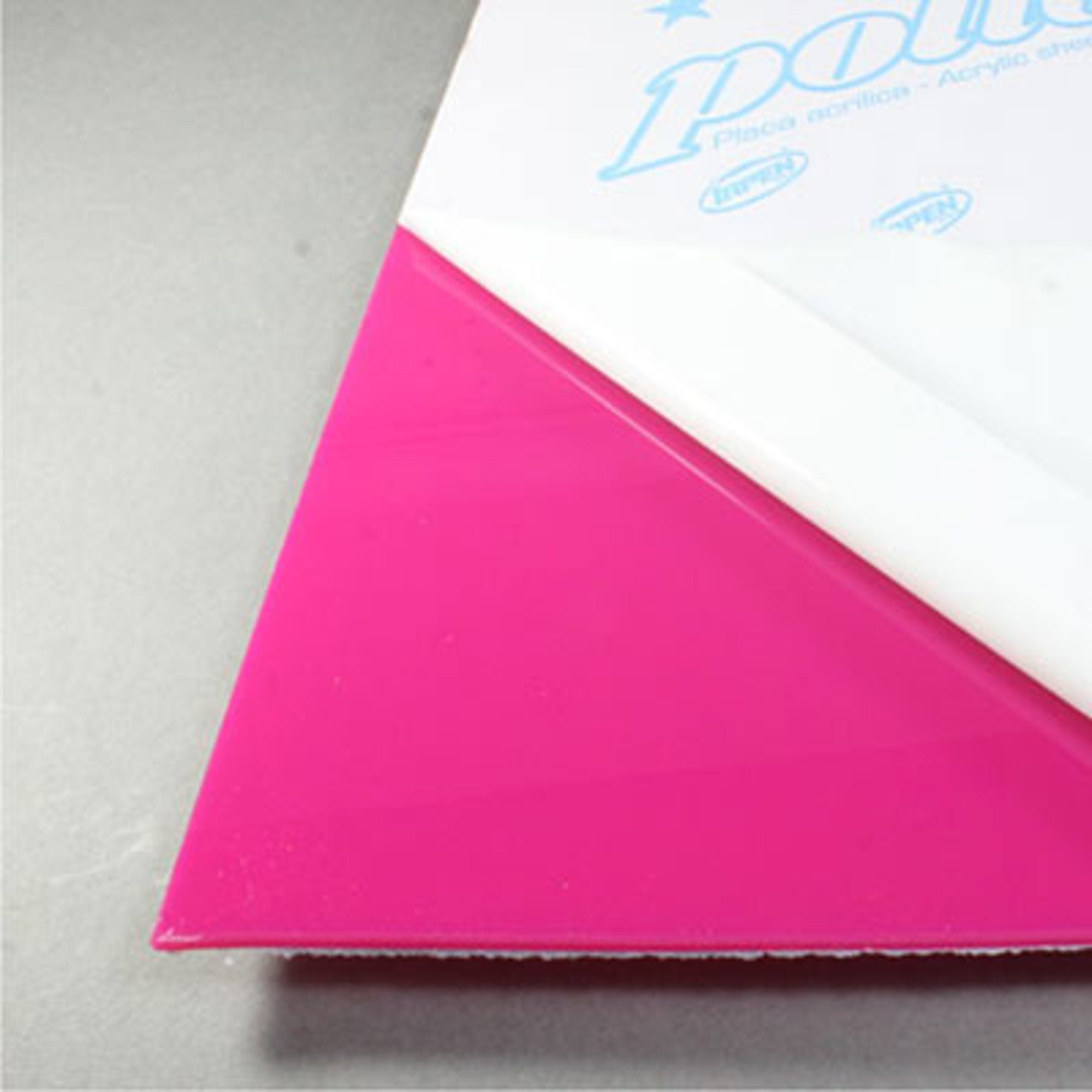 Acrylic Solid Colours 3.0  500  505mm - Red