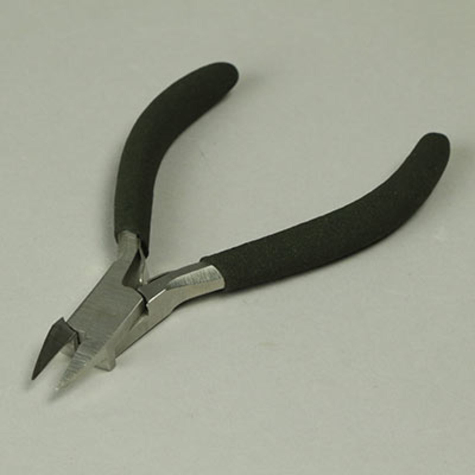 Precision angled cutter