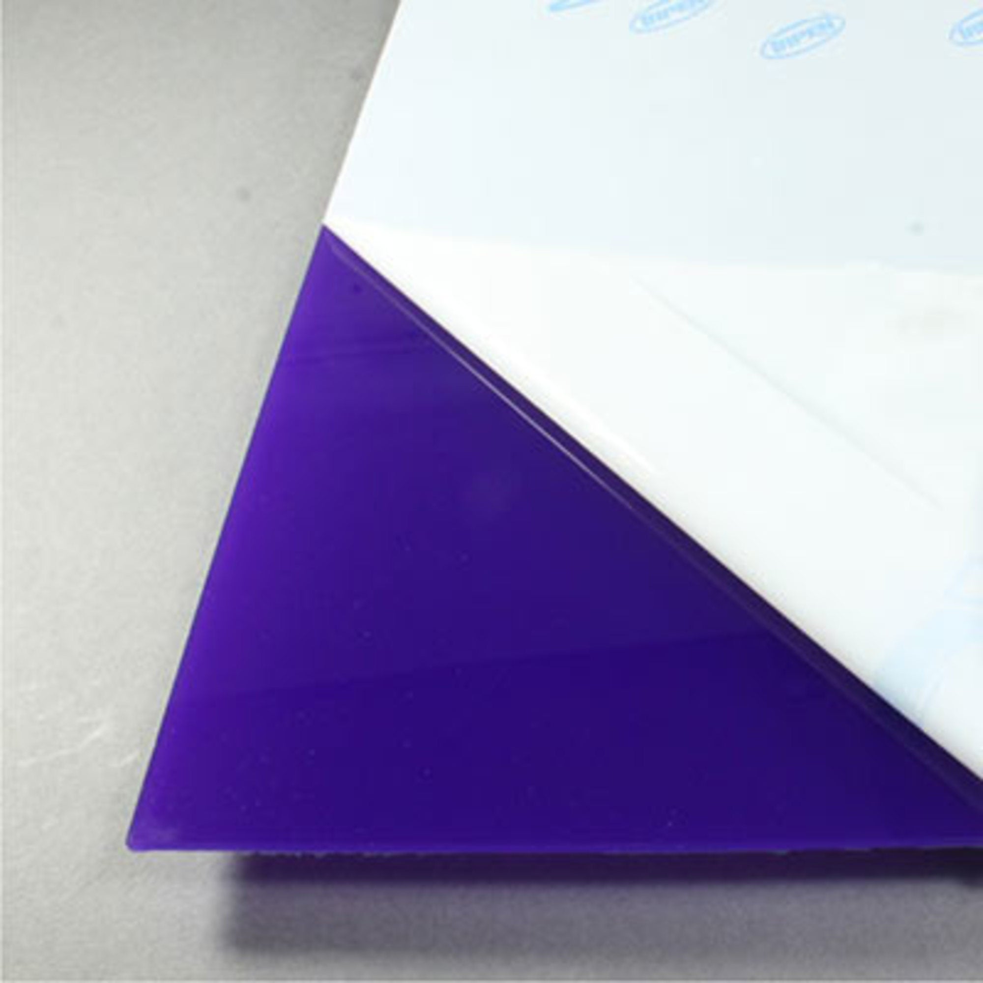 Acrylic Solid Colours 3.0  500  505mm - Red