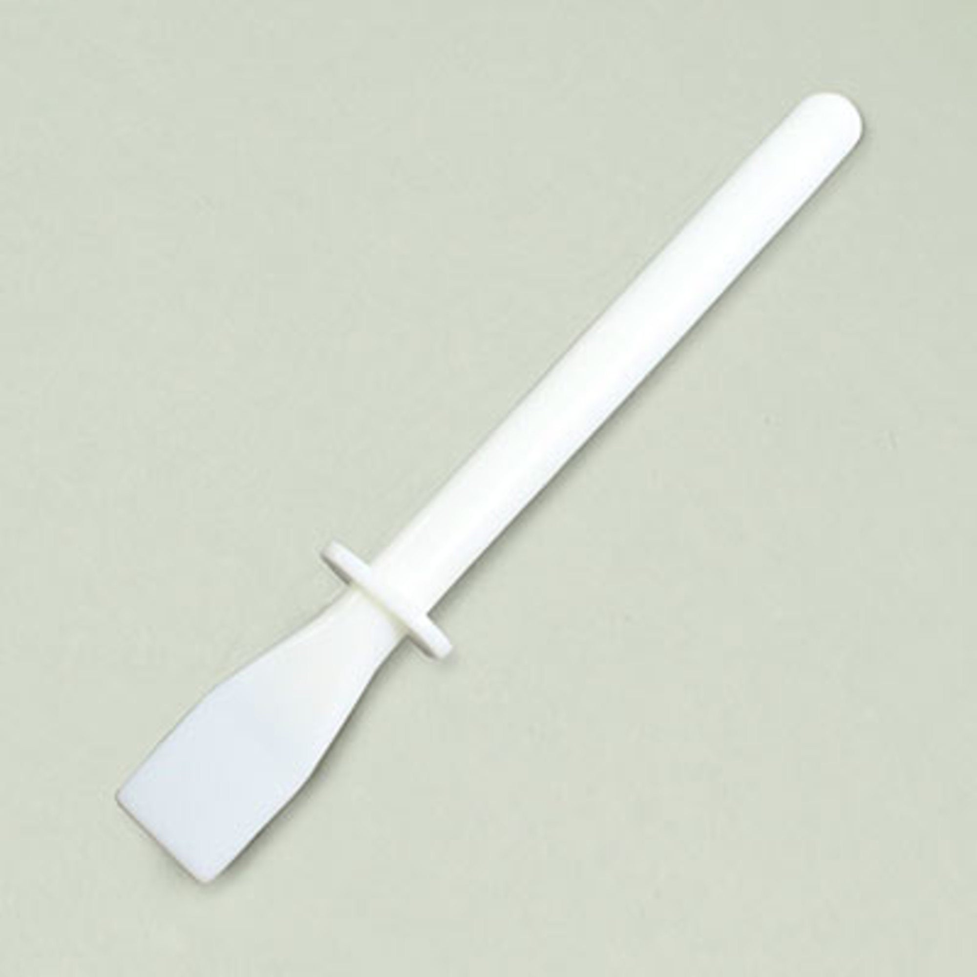 Plastic spatula