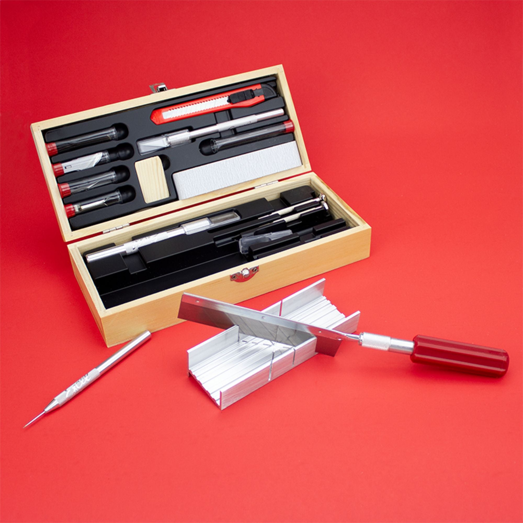 EXL44286-7 [file:EXL44286-7.jpg] Deluxe Wooden Knife & Tool Set (Boxed)