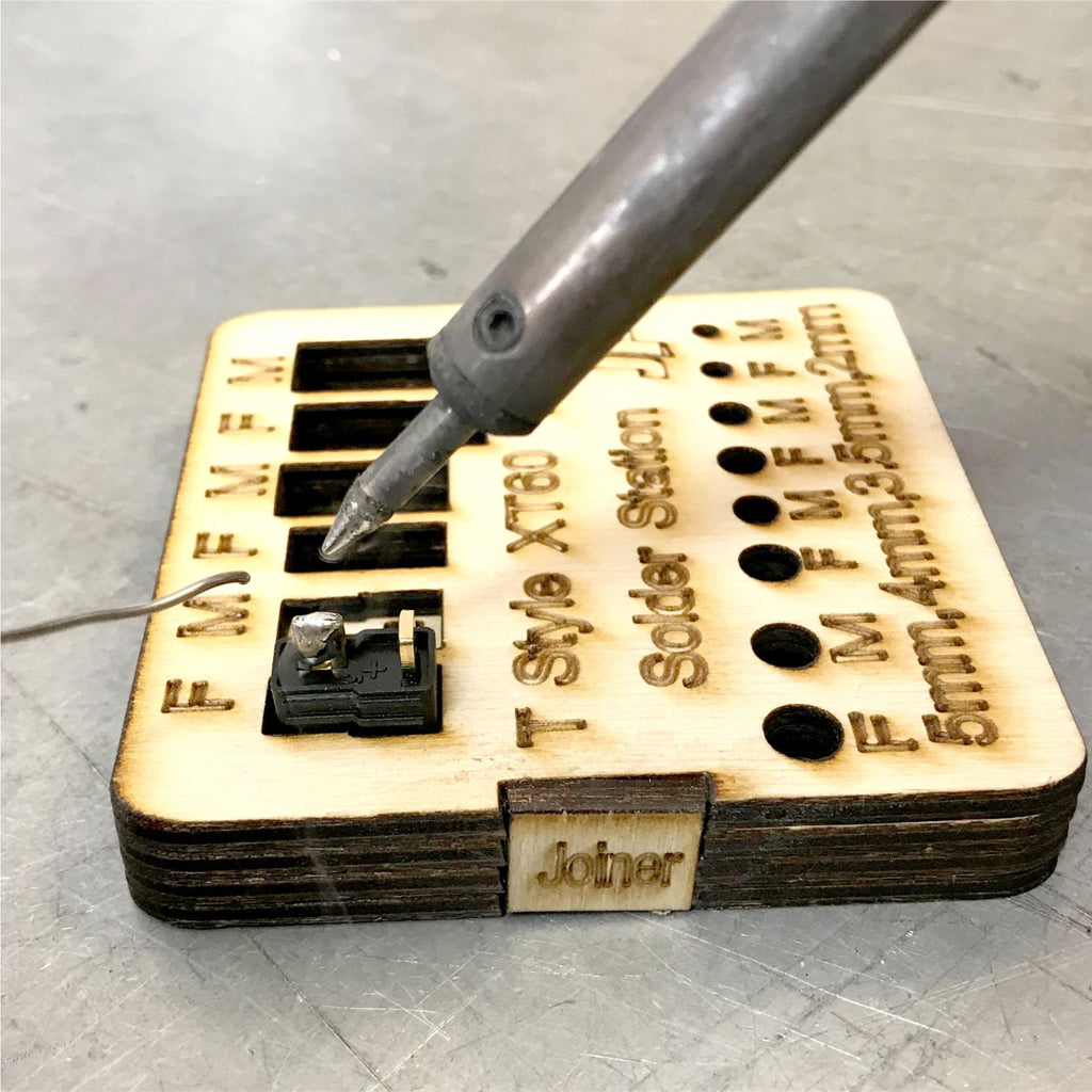 JPDA0003-3 [file:JPDA0003-3.jpg] Multi Plug Solder Station Jig
