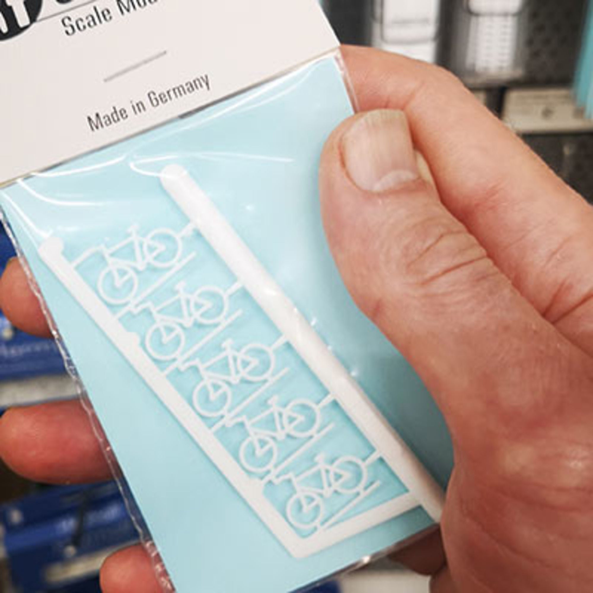 SCZ03-40201-5-2 Bicycles White 1:100 (5 pcs)