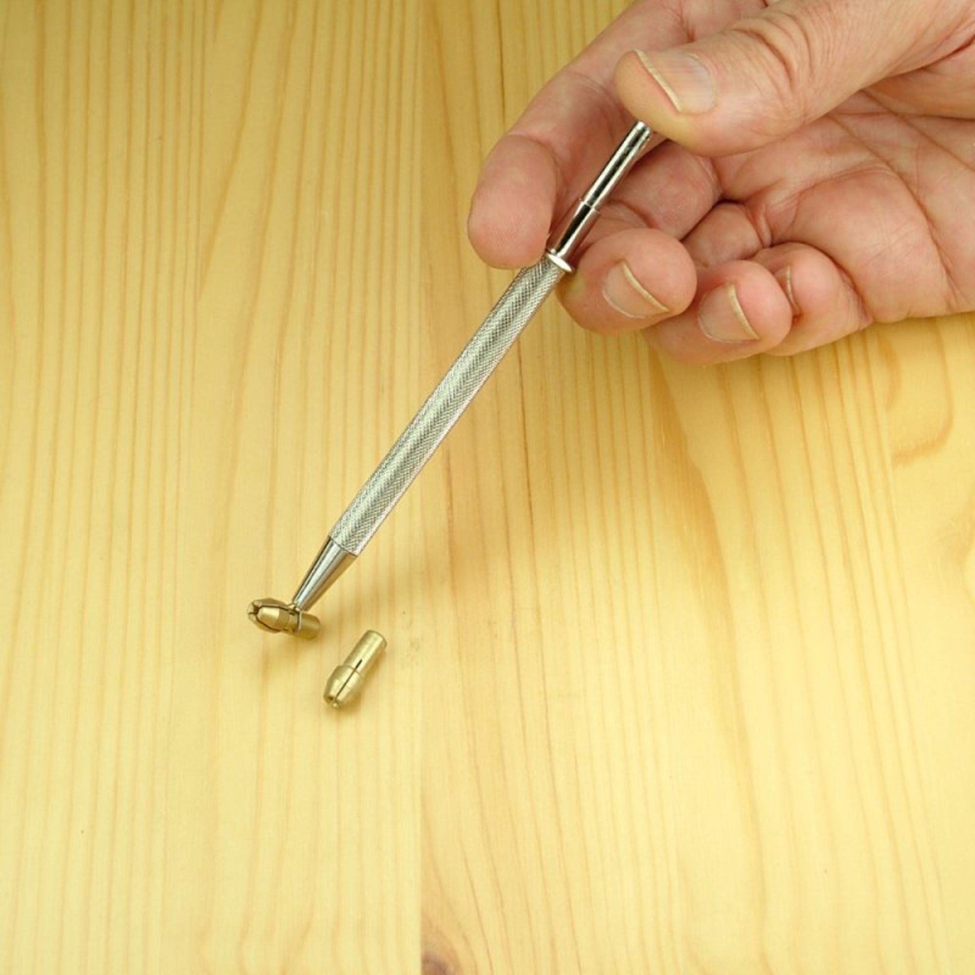 SHSPTW1129-3 [file:SHSPTW1129-3.jpg] Pick Up Tool With Steel Grips (160mm) (PTW1129)