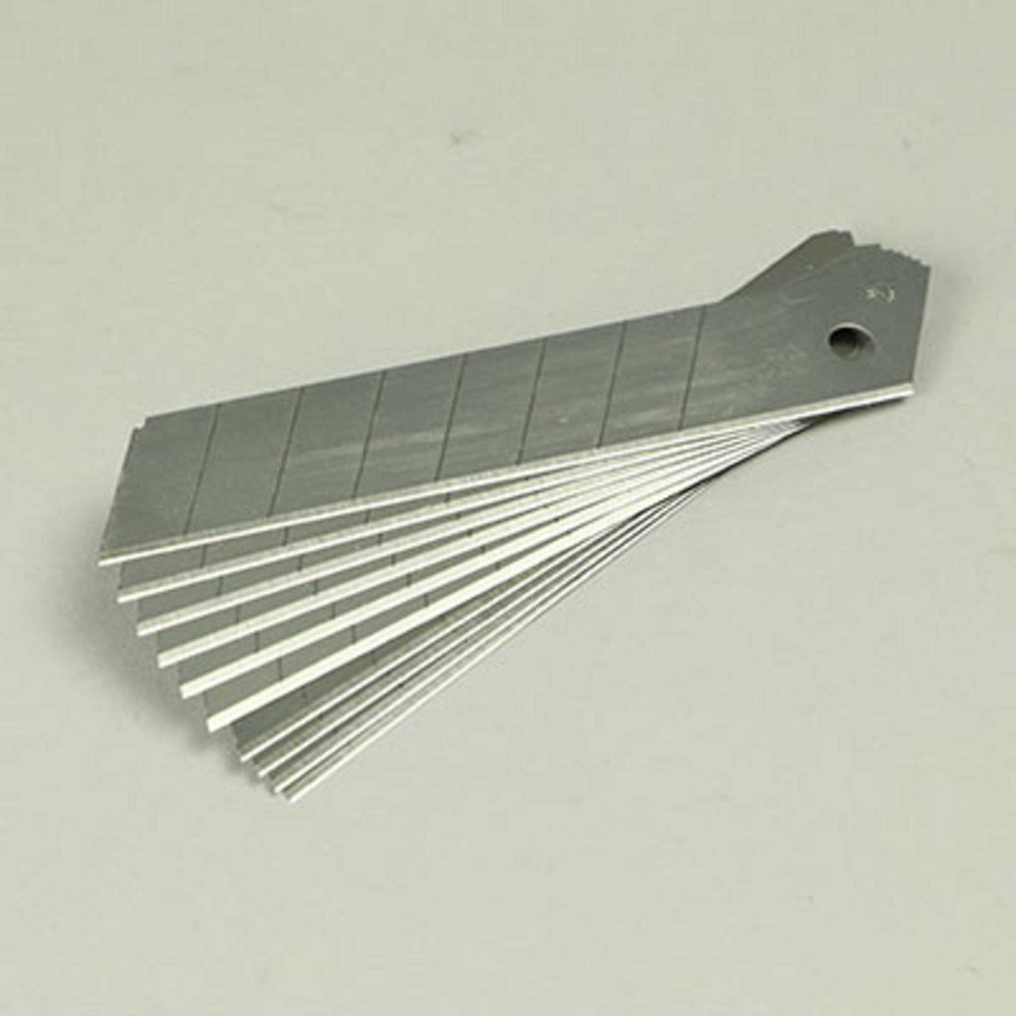 Retractable knife, Olfa heavy duty spare blades