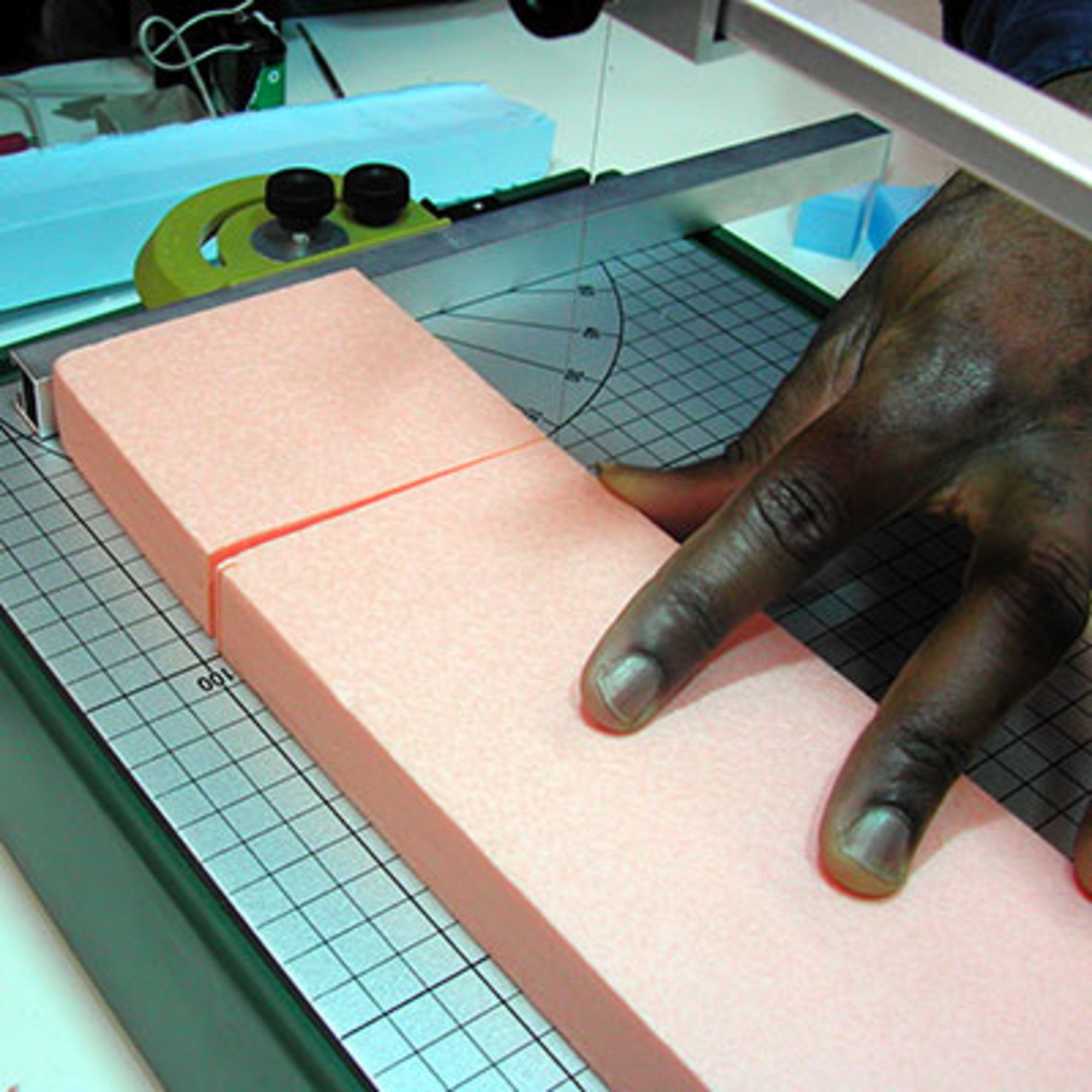 Hot wire cutter tabletop model (A)